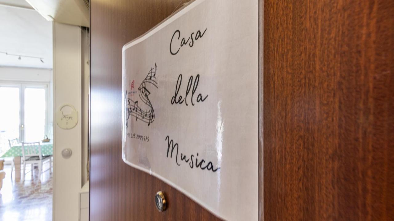 ホテル Casa Della Musica - Affitti Brevi Italia モデナ エクステリア 写真
